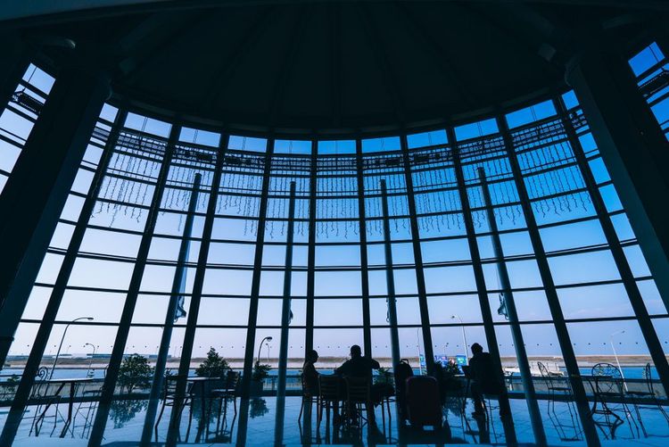 Unique au monde voici laéroport qui na jamais égaré un seul bagage