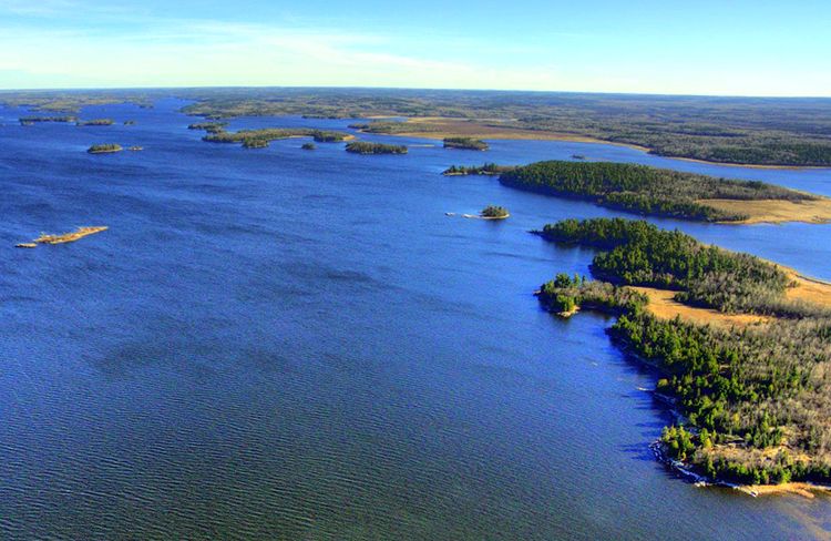 Vue aérienne sur les nombreux îlots du parc national des Voyageurs