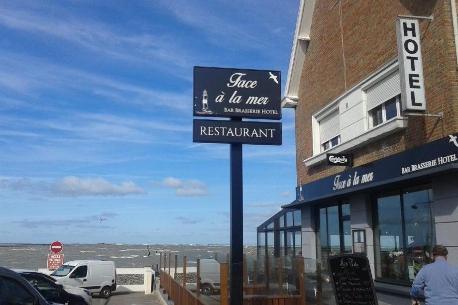 Facing the sea - Gravelines