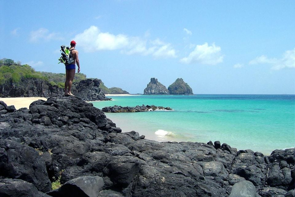 Fernando de Noronha: tour in catamarano con pasti e trasferimento