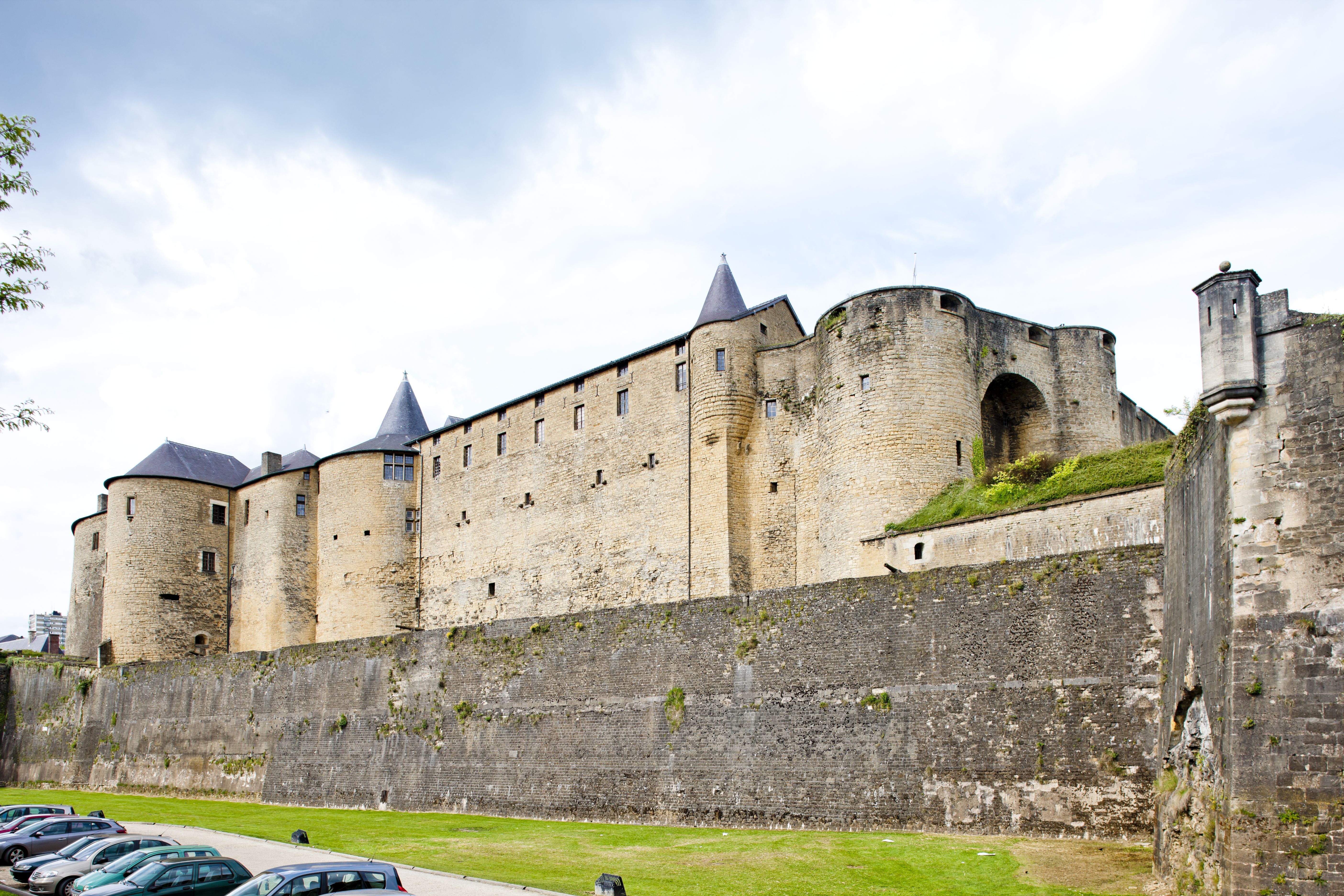 Le plus grand château fort d'Europe devient le Monument préféré des  Français 2023