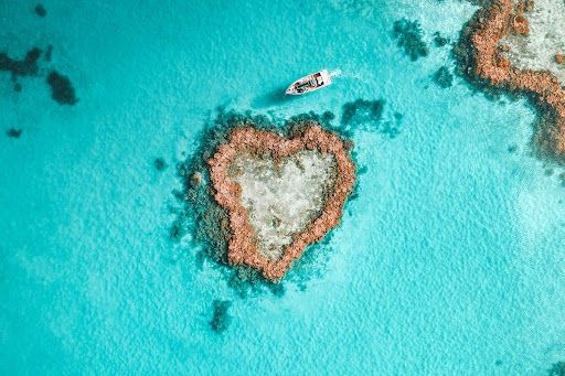 Vue aérienne du Heart Reef de Grande Barrière de Corail © Tourism Australia
