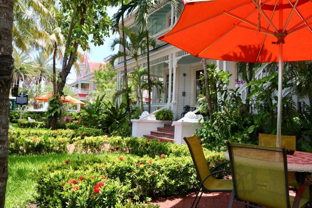 Southernmost Point Guest House & Garden Bar