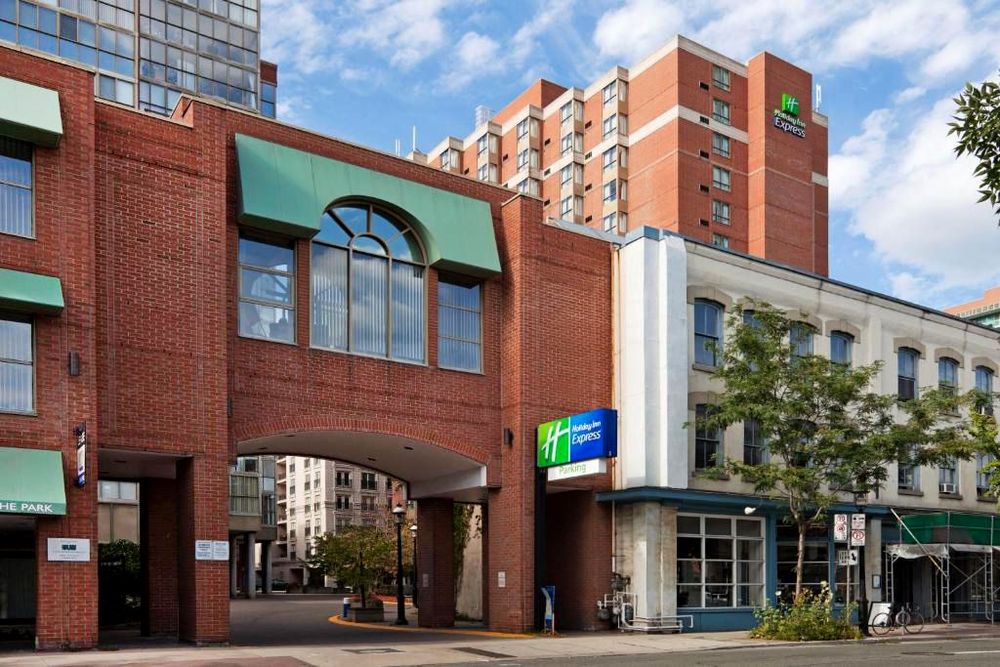 Holiday Inn Express Toronto Downtown, an IHG Hotel - Toronto