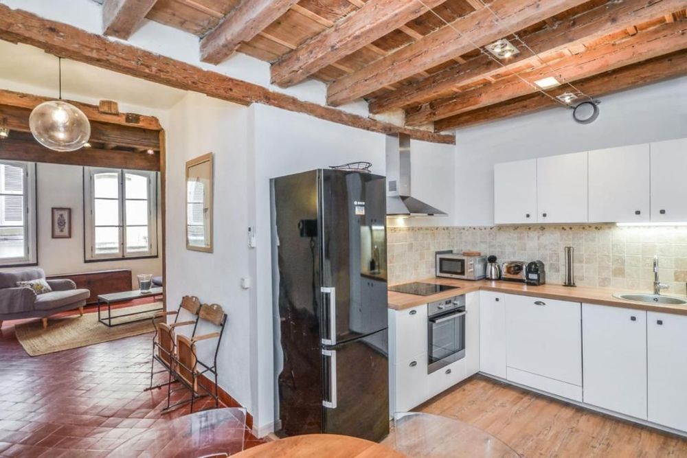 Charming 2br with AC a stone's throw from Les Halles d'Avignon Welkeys