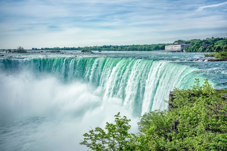 Les Chutes du Niagara séparant les Etats-Unis du Canada © Markus Gann / 123RF 