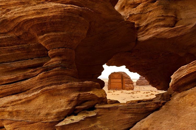 Hégra, fenêtre naturelle ouverte sur le tombeau de Lihyan