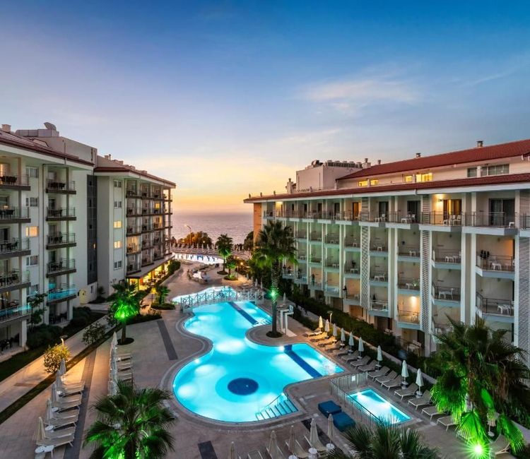 Ramada Hotel & Suites by Wyndham Kusadasi / @Booking.com