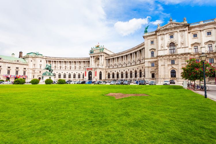 Découvrir Hofburg, le Palais impérial d’Innsbruck