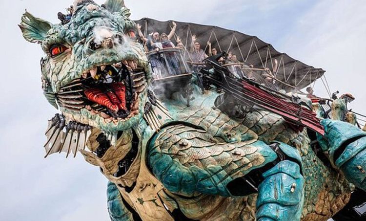 La tête du dragon, on se tient dessus