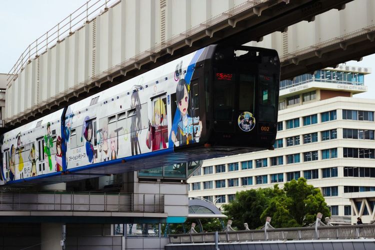 Train monorail suspendu de la ville de Chiba au Japon