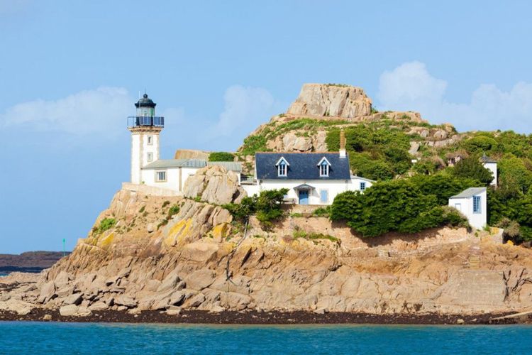 Le phare de l'île de Louet dans la baie de Morlaix