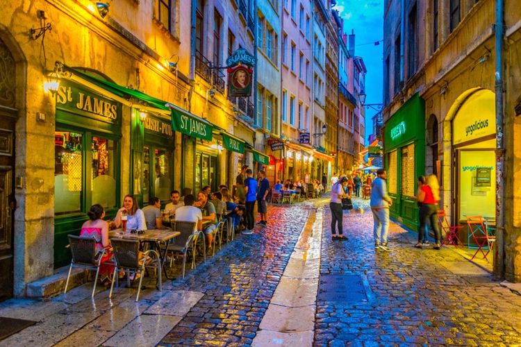 Bar irlandais dans une ruelle du vieux Lyon