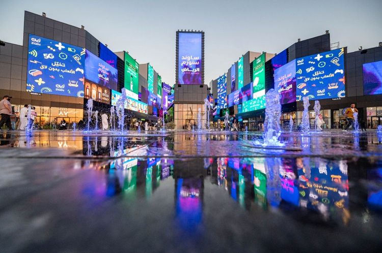 Les Saoudiens se promenant à Boulevard City © Saudi Tourism Authority