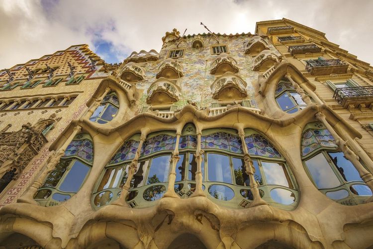 Casa Batlló, Barcelona, on a cloudy day