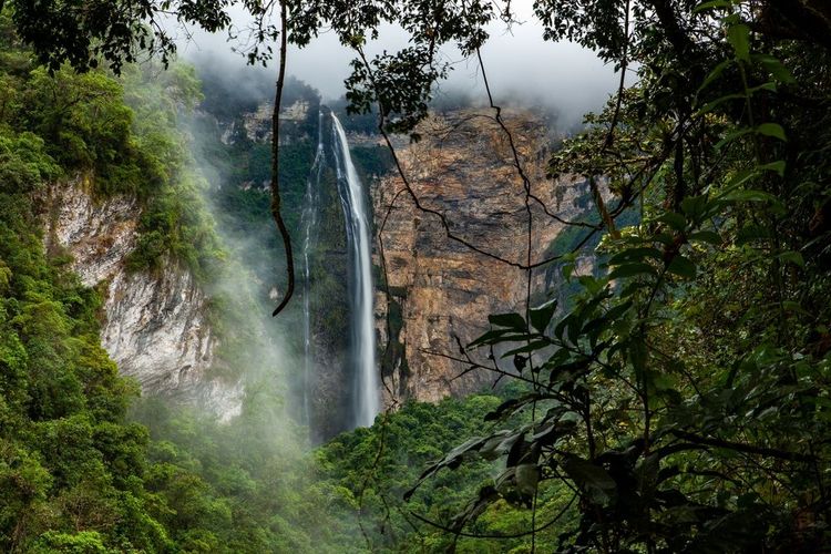 L'impressionante altezza della cascata Catarata de Gocta