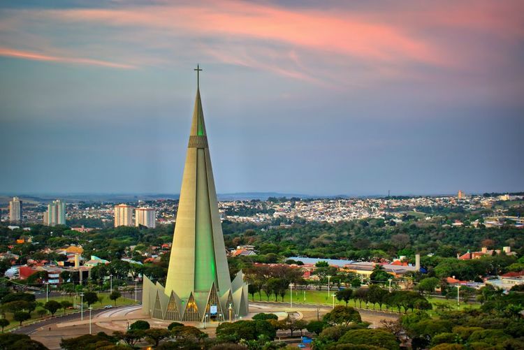 Cathédrale Notre-Dame-de-la-Gloire à Maringá au Brésil
