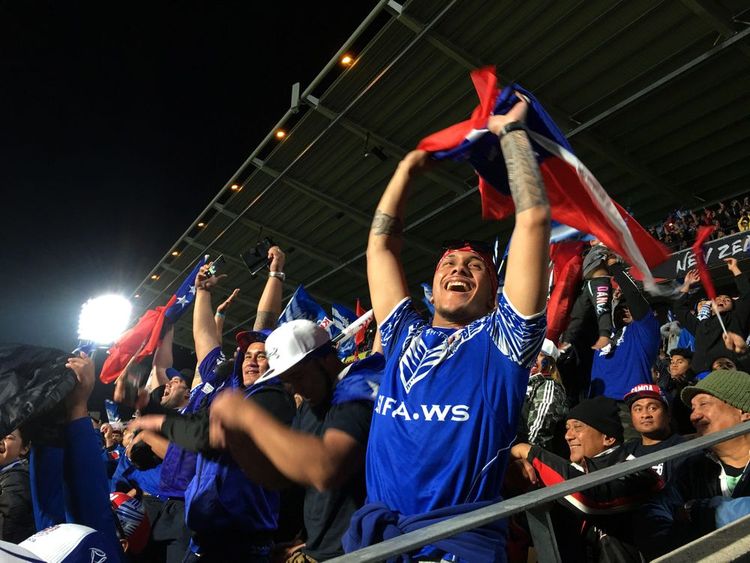 Des supporters de l'équipe des Samoa en tribune