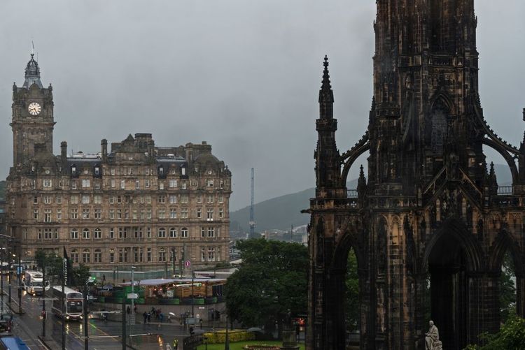A rainy Edinburgh