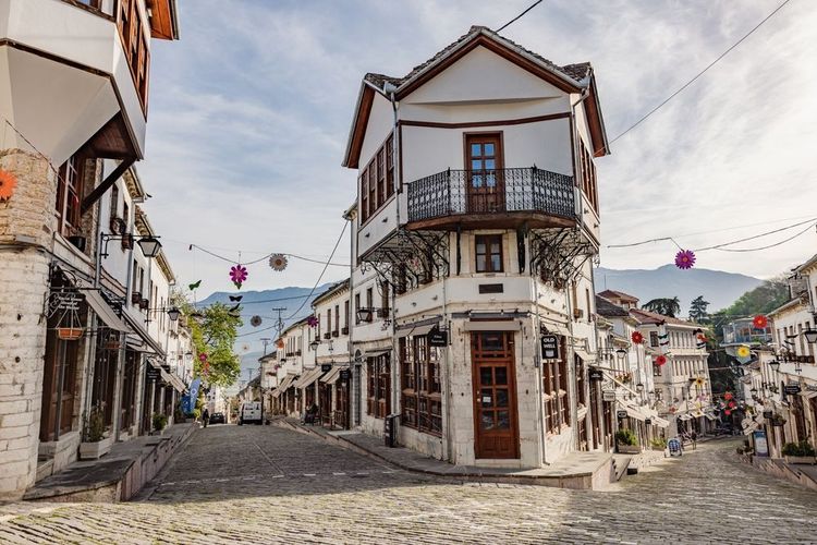 Girokäster, Albanie