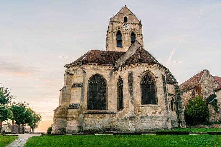 L'église d'Auvers-sur-Oise, peinte par Van Gogh
