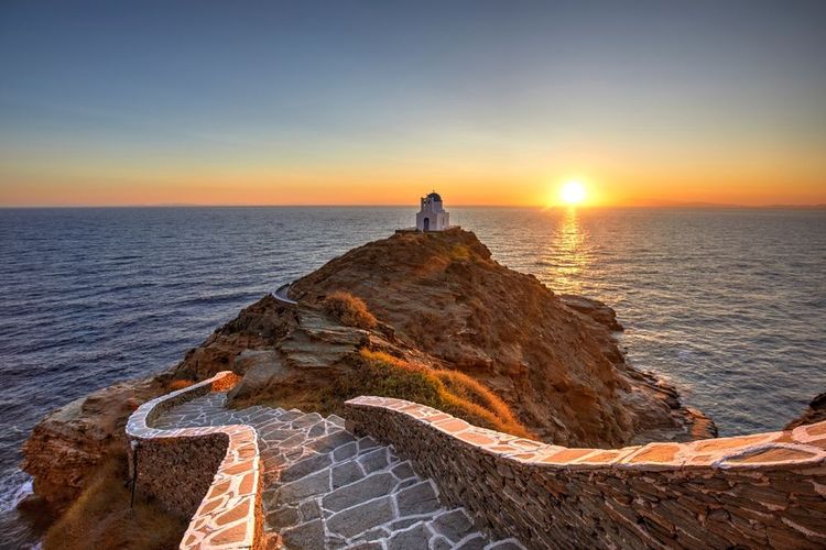 L'église des Sept Martyrs de Kastro à Sifnos dans les Cyclades, en Grèce. 