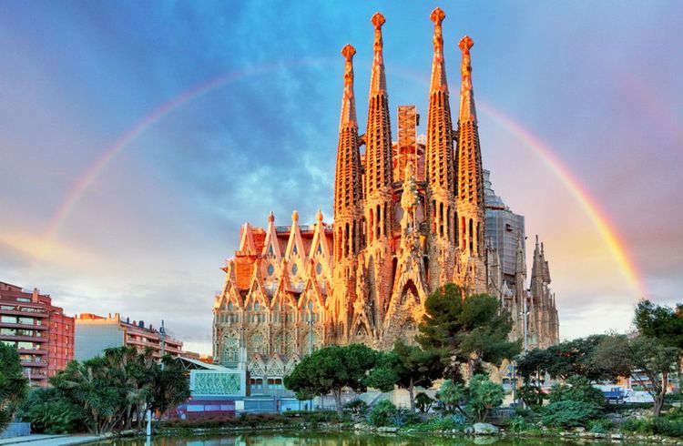 La Sagrada Familia, Barcelona's most emblematic (and most visited) monument