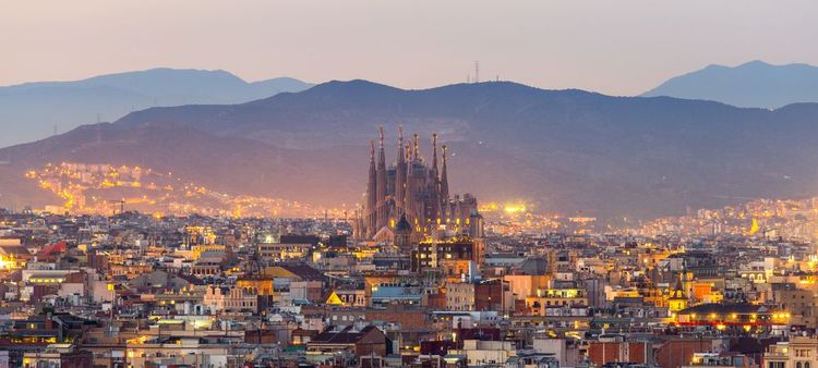 La Sagrada Familia qui surplombe Barcelone.