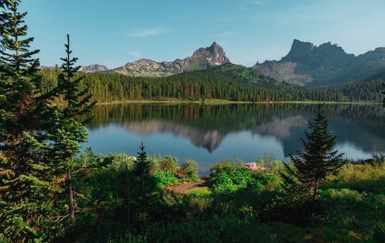 Le lac Svetloiar en Russie