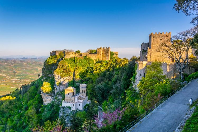 Le château de Erice en Sicile.