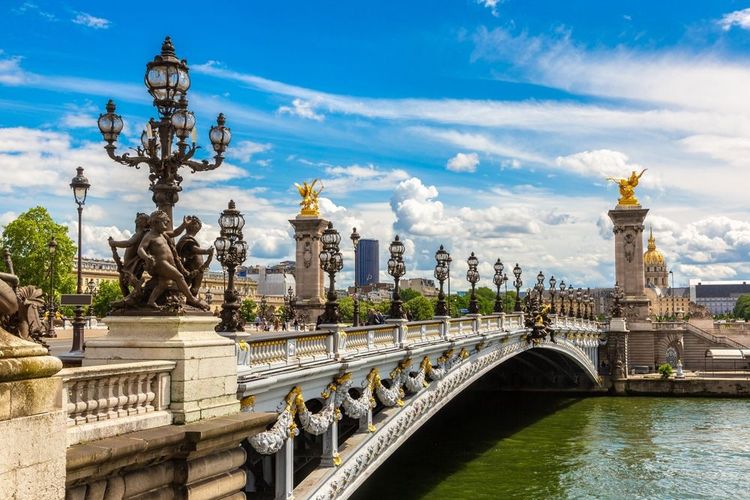 Le pont Alexandre III à Paris, France