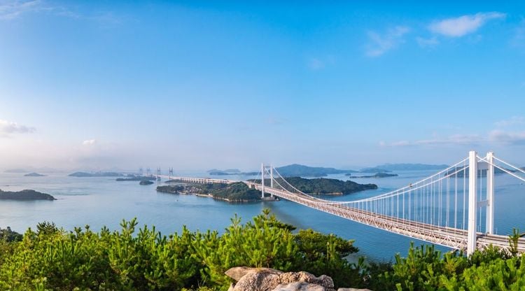 Le pont de Seto au Japon 