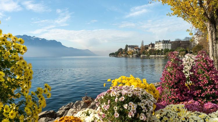 Le quai des fleurs à Montreux avec vue sur le lac Léman