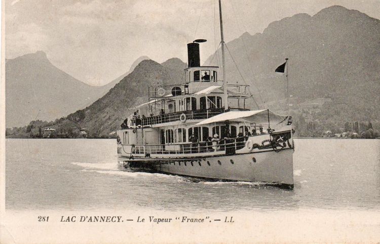Le vapeur " France " sur le lac d'Annecy, en 1910.