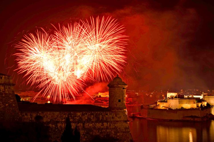 Les feux d'artifices de La Valette, Malte © Clive Vella