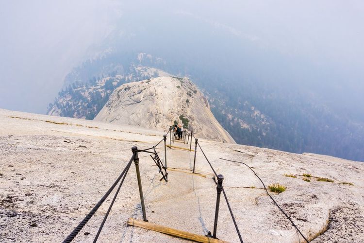 Montée sur Half Dome dans le parc national de Yosemite
