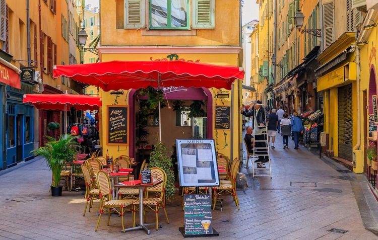 Small café on the corner of an alley in Nice