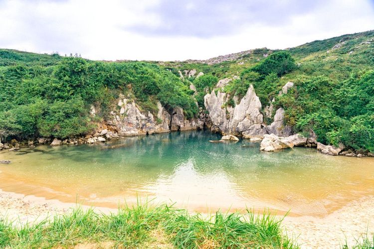 Plage de Gulpiyuri, Asturies