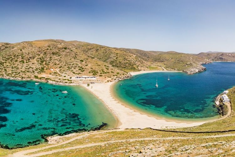 Plage de Kolona sur l'île de Kythnos dans les Cyclades