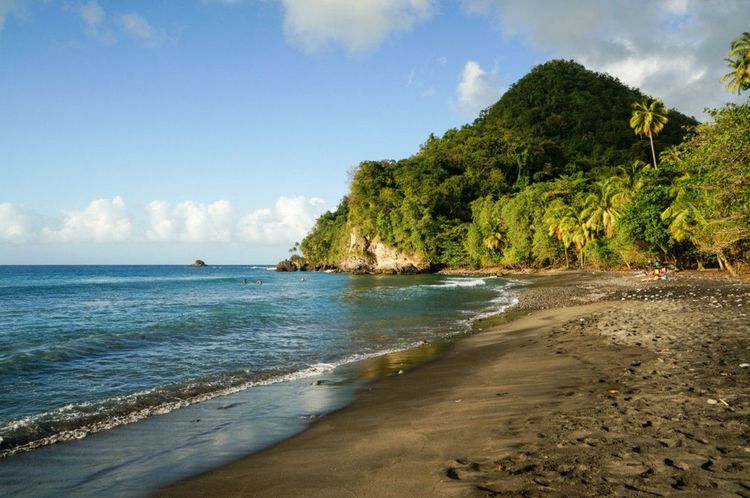 Plage de sable noir de Anse Céron, Martinique