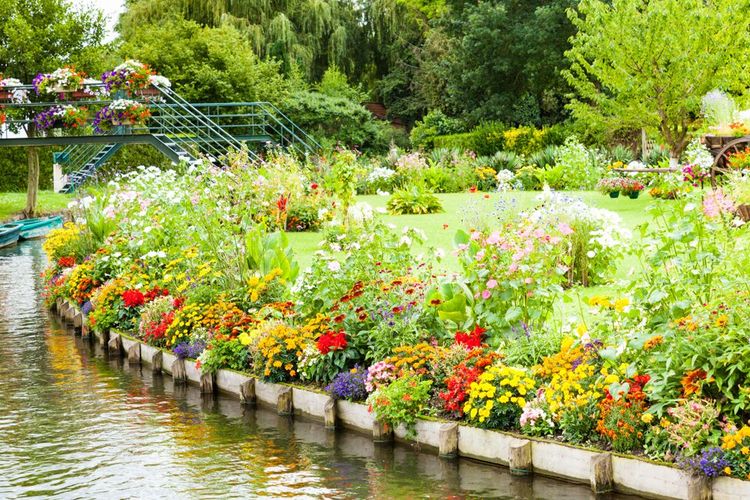 Ponts pour permettre aux piétons d'accéder aux hortillonnages