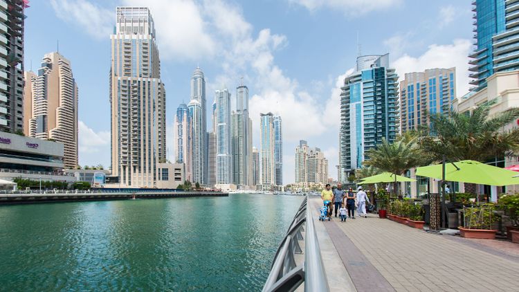 A walk on the Dubai marina