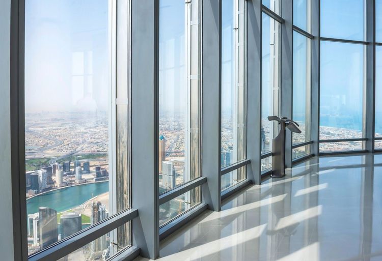 La vue depuis la plateforme d’observation de la Burj Khalifa - Valerija Polakovska / Shutterstock