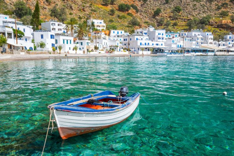 Le village pittoresque de Loutro en Crète, Grèce. - © Delpixel / Shutterstock