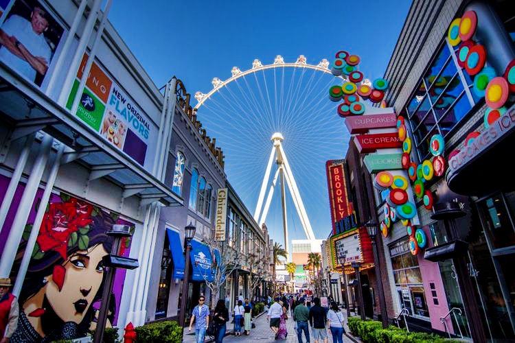 Shopping and entertainment on The Linq Promenade