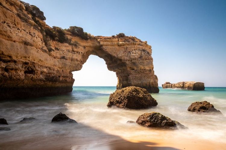 The Stone Arc, en Algarva, au Prtugal© Juergen Schonnop-123RF