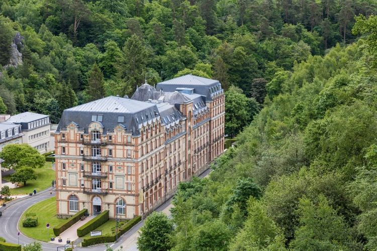 Les bâtiments des thermes à Bagnoles