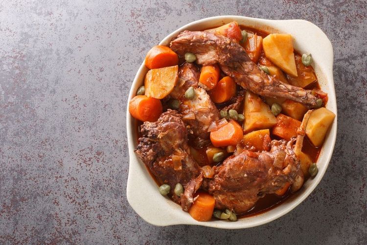 Un plat typique de Malte, le fenkata.
