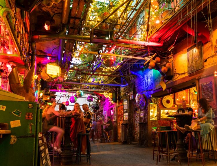 Un ruin bar à Budapest, Hongrie