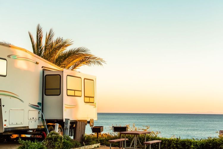Une caravane sur le front de mer en Californie, USA